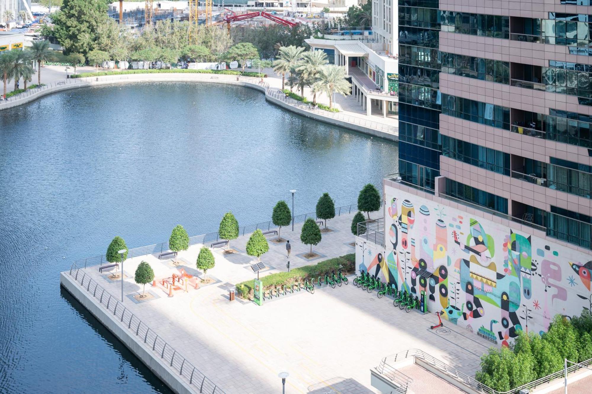 Upscale Studio Full Lake View In Goldcrest View Tower Dubai Exteriör bild