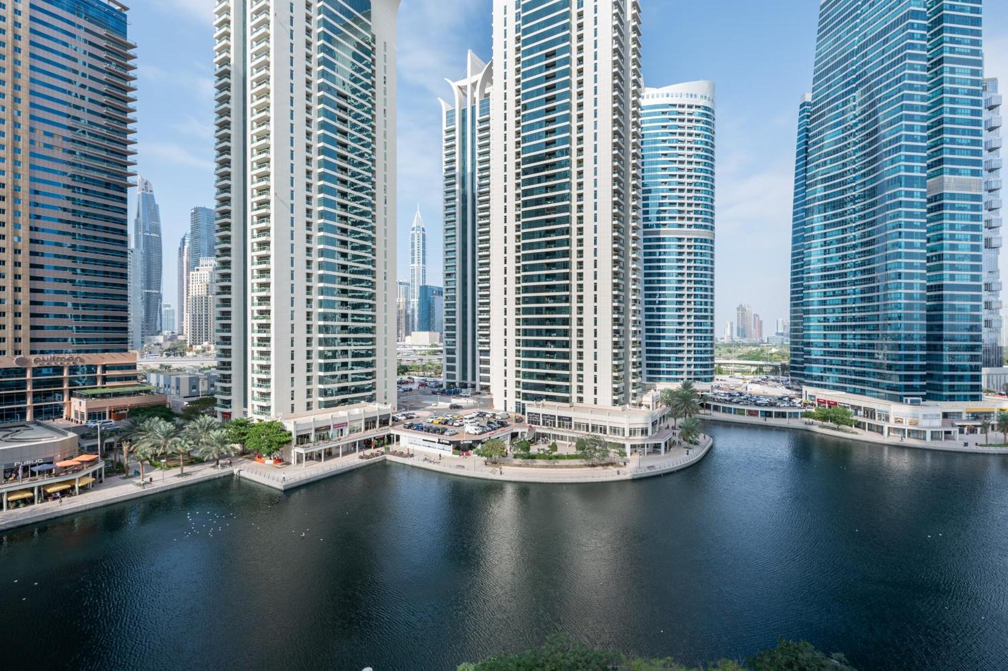 Upscale Studio Full Lake View In Goldcrest View Tower Dubai Exteriör bild